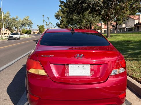 Used 2013 Hyundai Accent GLS FWD image 10