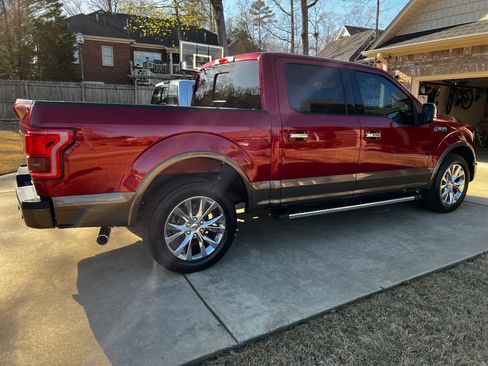 Used 2015 Ford F150 Lariat w/ Equipment Group 502A Luxury image 8