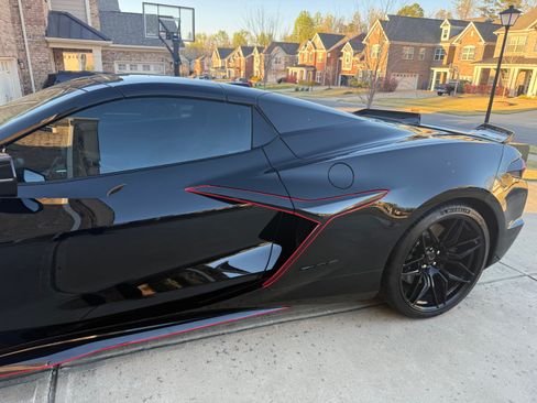 Used 2025 Chevrolet Corvette Z06 w/ Battery Protection Package image 10