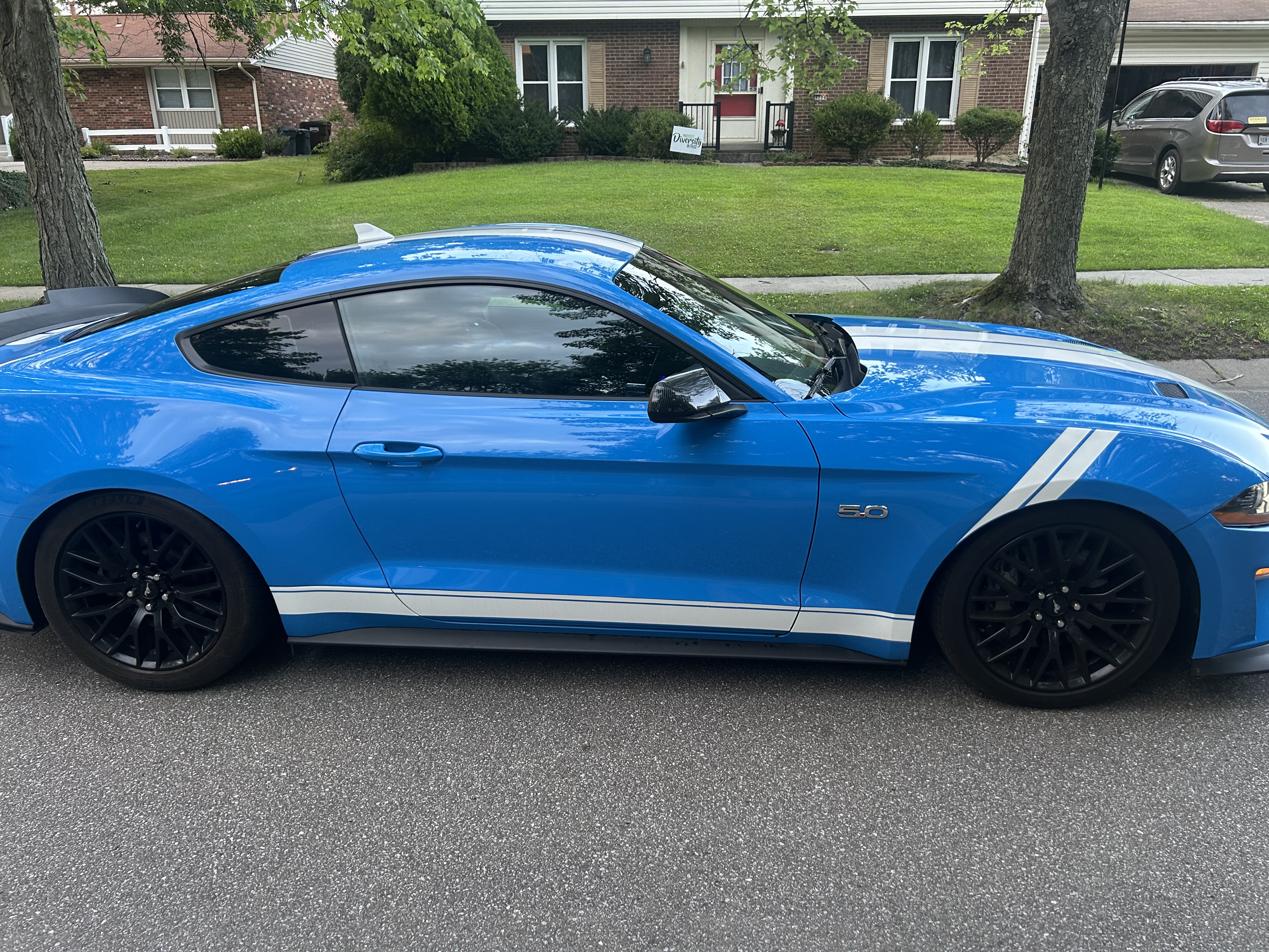 Used 2022 Ford Mustang GT RWD image 4