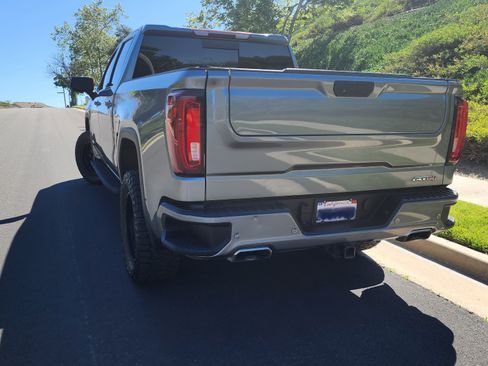 Used 2021 GMC Sierra 1500 AT4 w/ AT4 Premium Package image 4