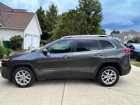 Used 2014 Jeep Cherokee Latitude w/ Comfort/Convenience Group image 16