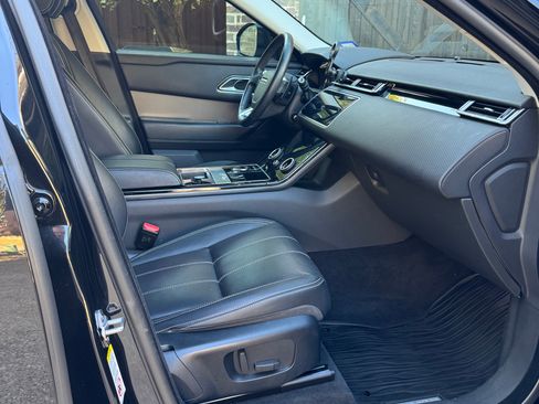 Used 2018 Land Rover Range Rover Velar S image 15