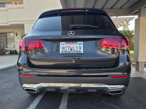 Used 2022 Mercedes-Benz GLC 300 image 4