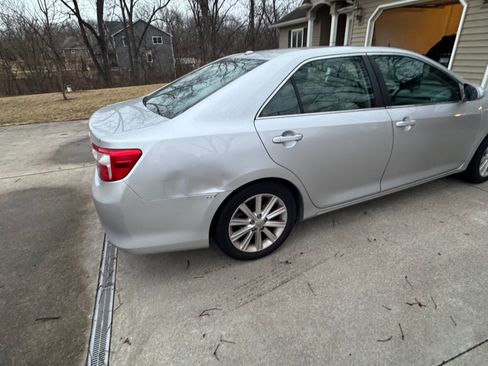 Used 2013 Toyota Camry XLE w/ Leather Pkg image 9