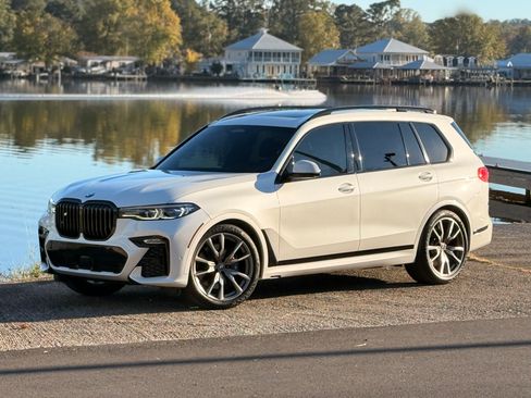 Used 2022 BMW X7 M50i image 21