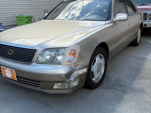 Used 1999 Lexus LS 400 image 9