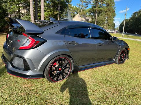 Used 2019 Honda Civic Type R image 8