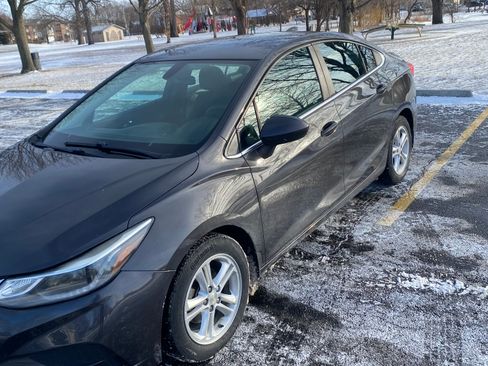 Used 2016 Chevrolet Cruze LT image 5