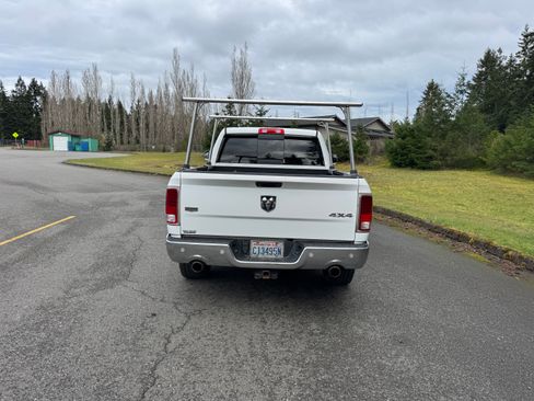 Used 2016 RAM 1500 Laramie w/ Convenience Group image 12
