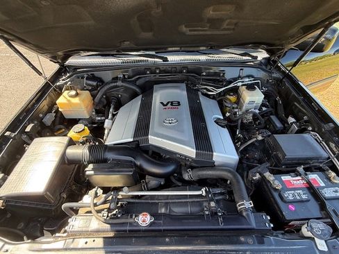 Used 2007 Toyota Land Cruiser image 11