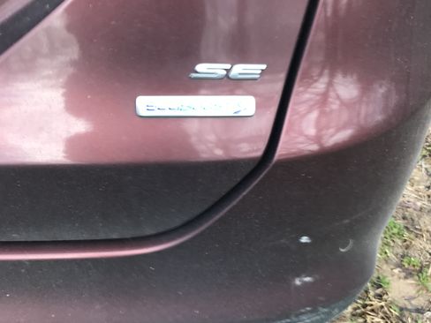 Used 2016 Ford Fusion SE w/ Equipment Group 201A image 2