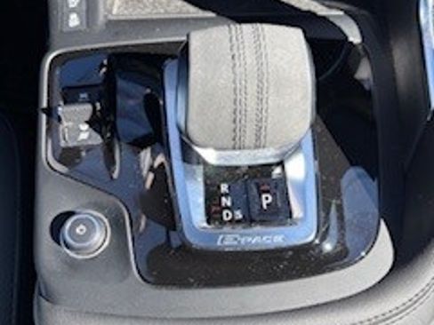 Used 2023 Jaguar E-PACE SE image 10