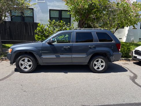 Used 2007 Jeep Grand Cherokee Laredo AWD/4WD image 1