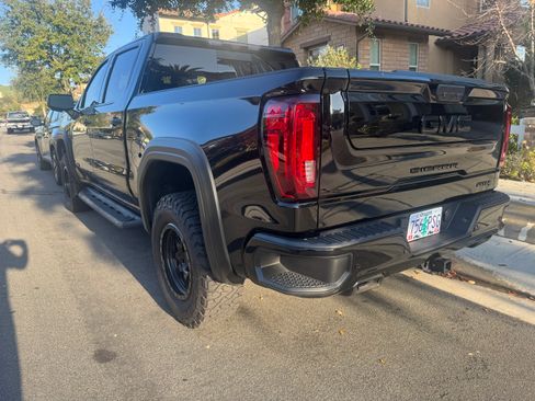 Used 2024 GMC Sierra 1500 AT4 w/ Technology Package image 4
