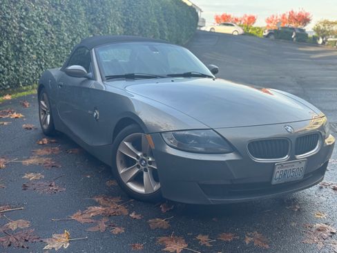 Used 2007 BMW Z4 3.0i image 2