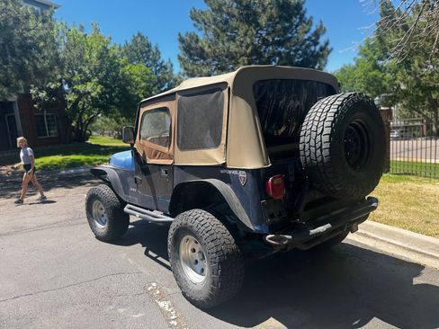 Used 1993 Jeep Wrangler 4WD image 5