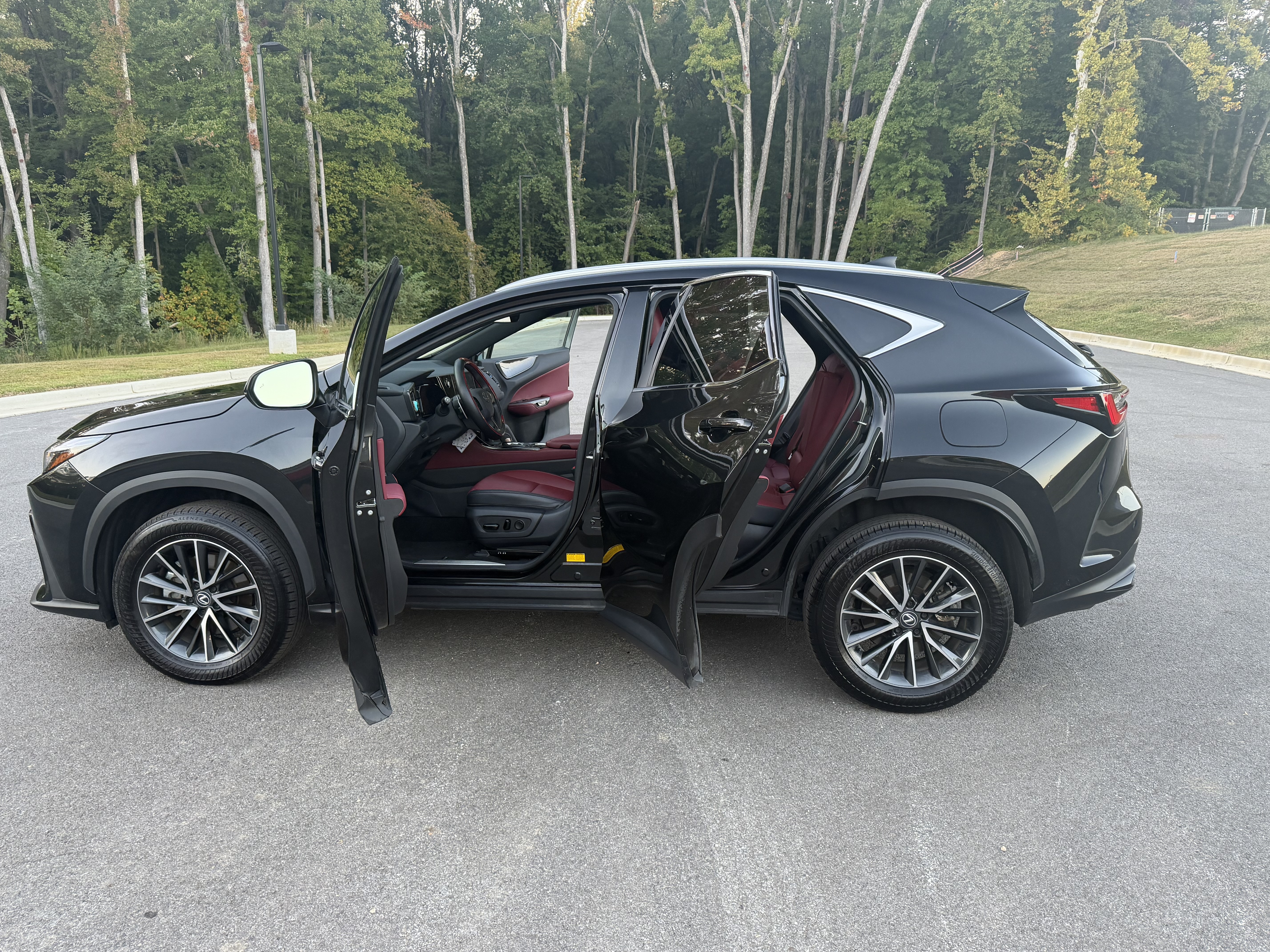 Used 2025 Lexus NX 350h AWD w/ Cold Area Package image 4