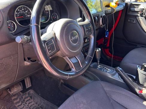 Used 2015 Jeep Wrangler Unlimited Sport w/ Quick Order Package 24S AWD/4WD image 9