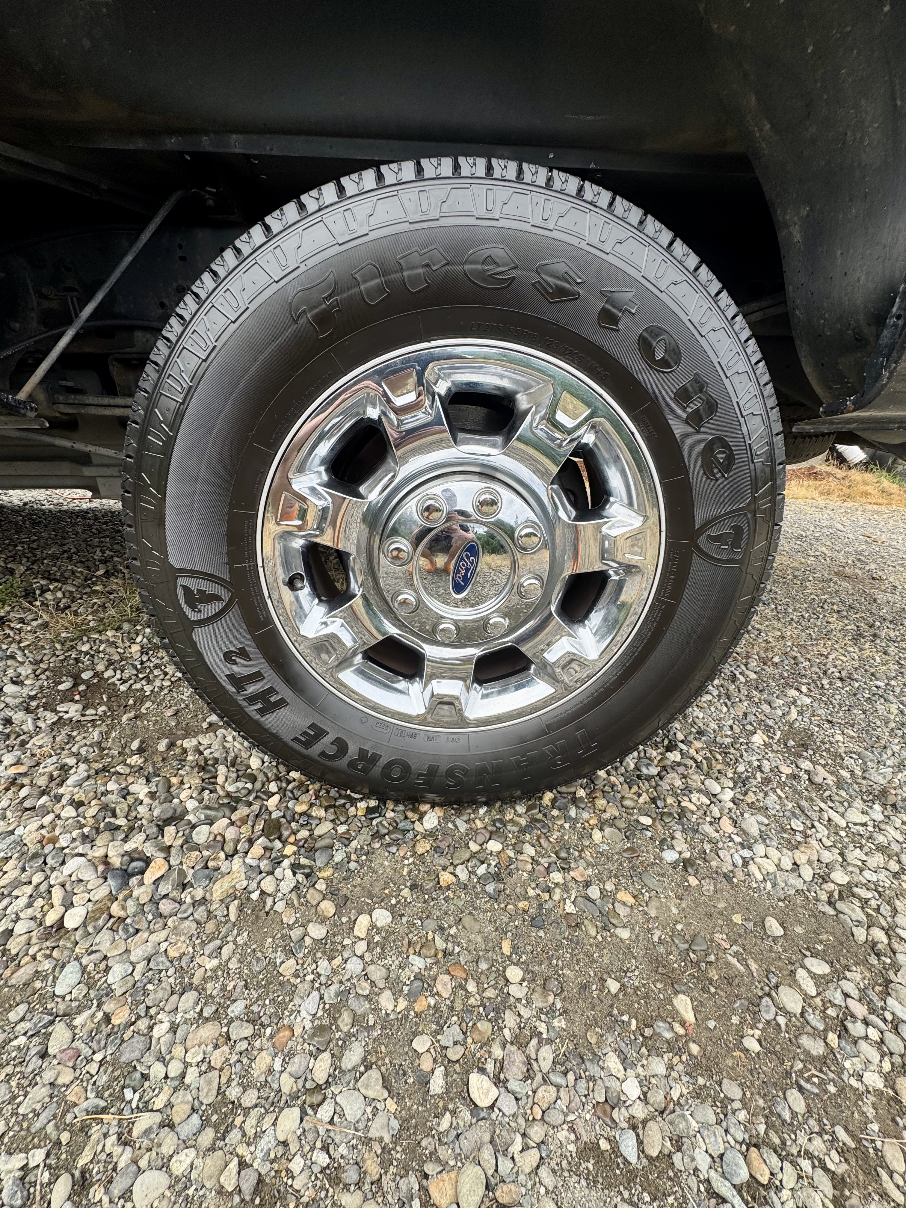 Used 2015 Ford F250 XLT w/ XLT Premium Package AWD/4WD image 8