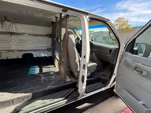 Used 2008 Ford E-350 and Econoline 350 Extended Super Duty image 11