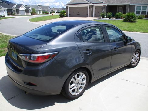 Used 2017 Toyota Yaris iA image 8