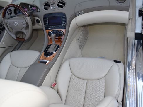 Used 2008 Mercedes-Benz SL 550 image 22