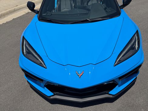 Used 2023 Chevrolet Corvette Stingray Convertible w/ Z51 Performance Package RWD image 9
