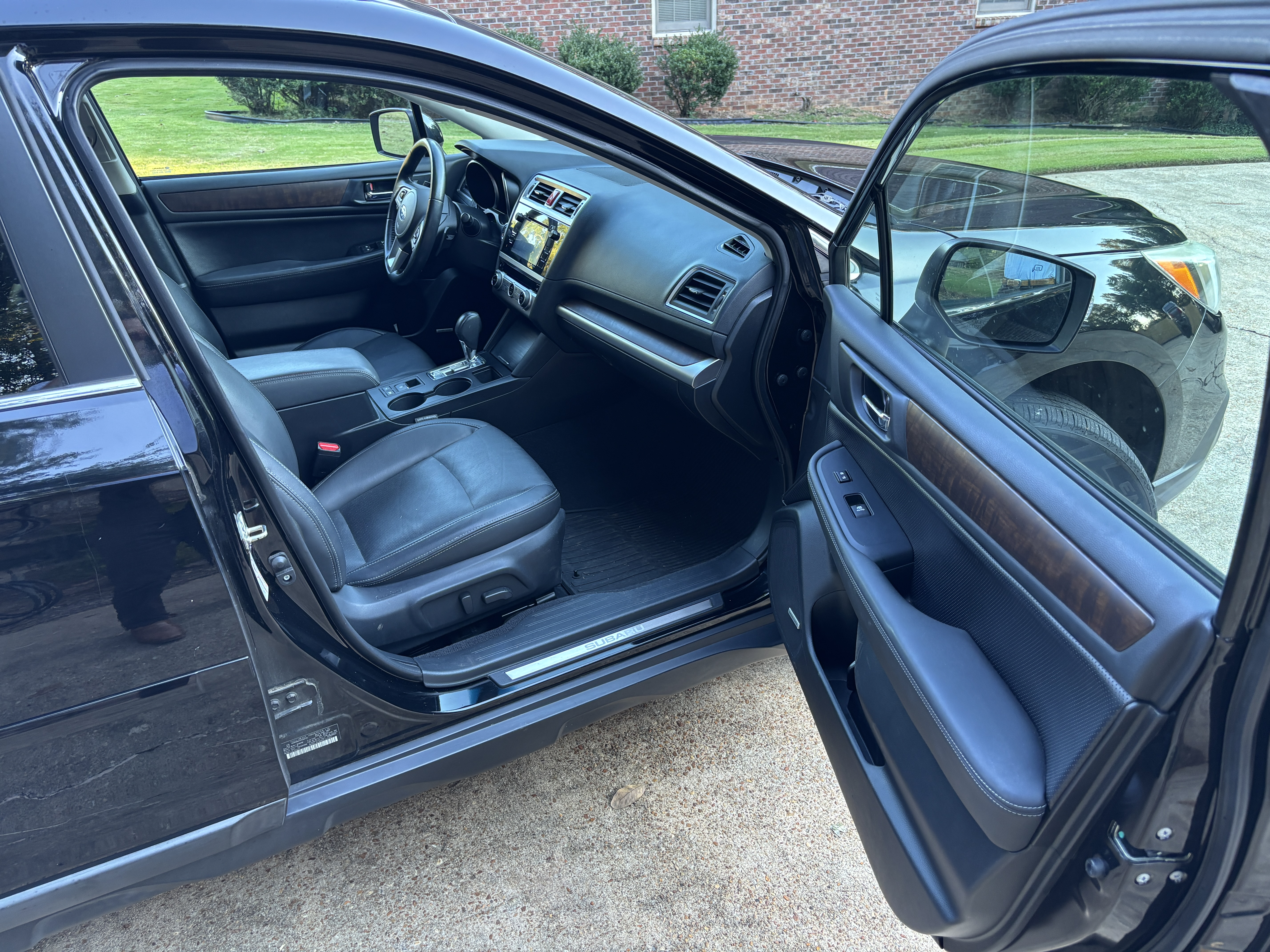 Used 2015 Subaru Outback 2.5i Limited AWD/4WD image 8