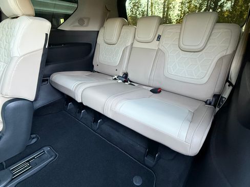 Used 2025 Nissan Armada Platinum AWD/4WD image 18