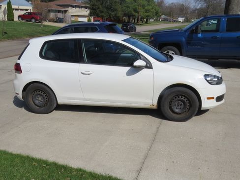 Used 2012 Volkswagen Golf 2.5L Hatchback 2D image 4