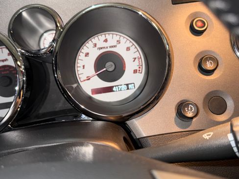 Used 2007 Pontiac Solstice Convertible w/ Premium Package RWD image 8