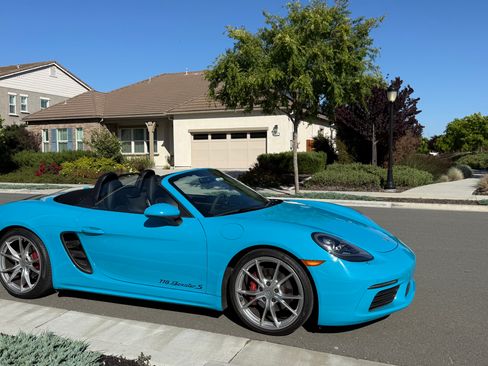Used 2017 Porsche 718 Boxster S RWD image 14