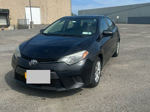 Used 2016 Toyota Corolla LE w/ Body Protection Package #1 FWD image 1