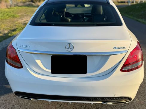 Used 2017 Mercedes-Benz C 300 4MATIC Sedan image 10