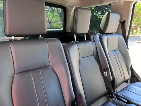 Used 2016 Land Rover LR4 HSE Silver Edition AWD/4WD image 15