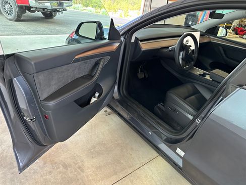 Used 2023 Tesla Model Y Long Range AWD/4WD image 11