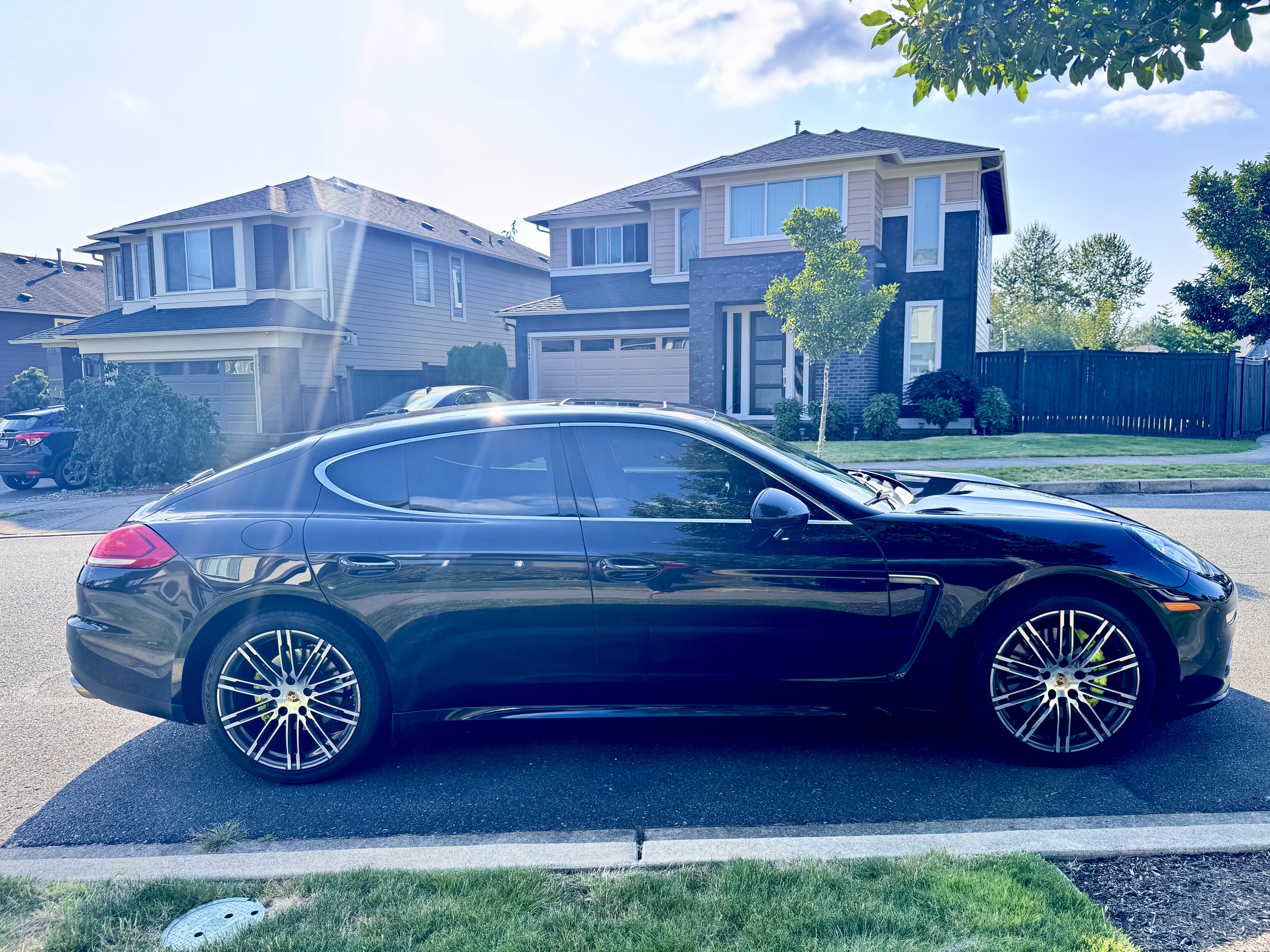 Used 2016 Porsche Panamera S RWD image 1