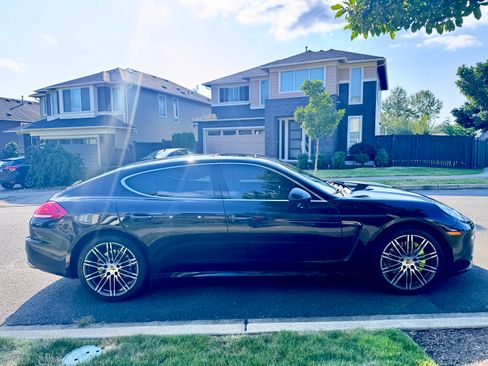 Used 2016 Porsche Panamera S RWD image 1