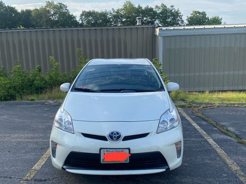 Used 2015 Toyota Prius Two FWD image 4