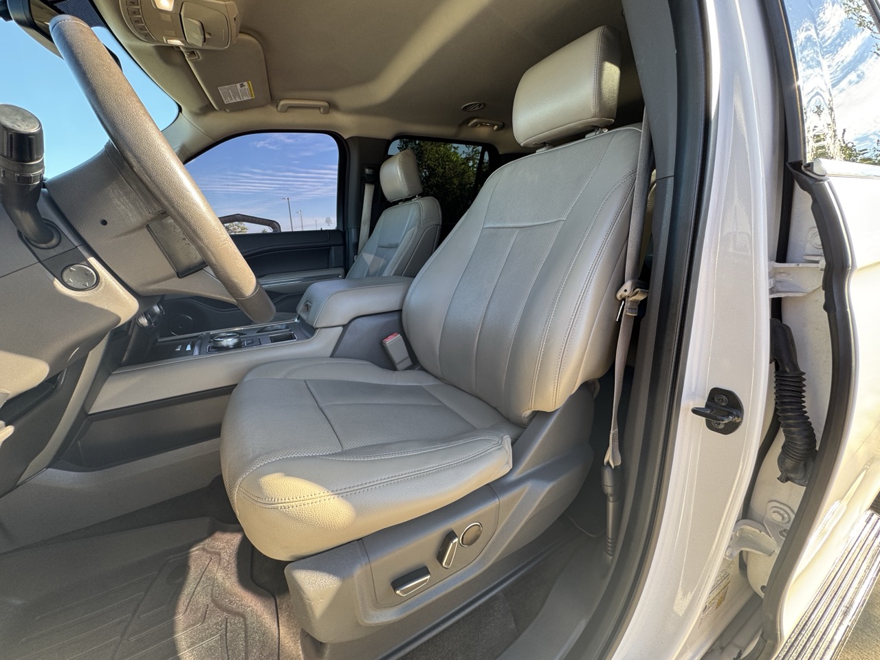 Used 2018 Ford Expedition Max XLT w/ Equipment Group 202A RWD image 20