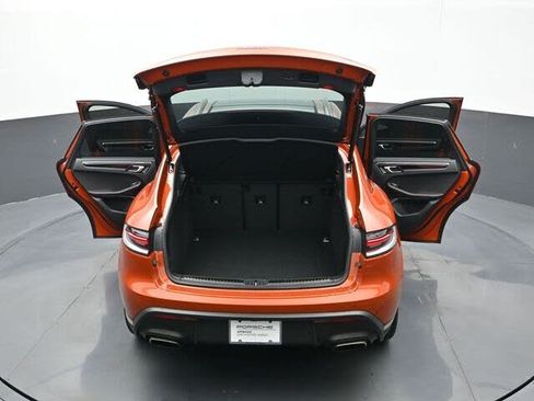 Used 2022 Porsche Macan AWD/4WD image 12