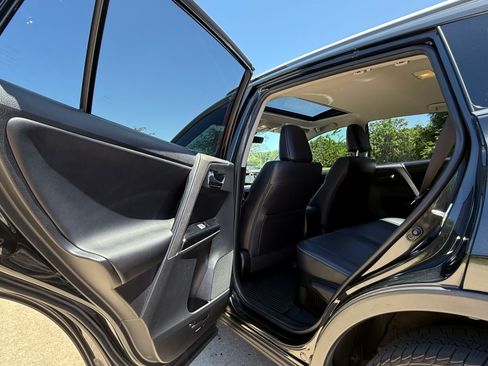 Used 2016 Toyota RAV4 Limited AWD/4WD image 19