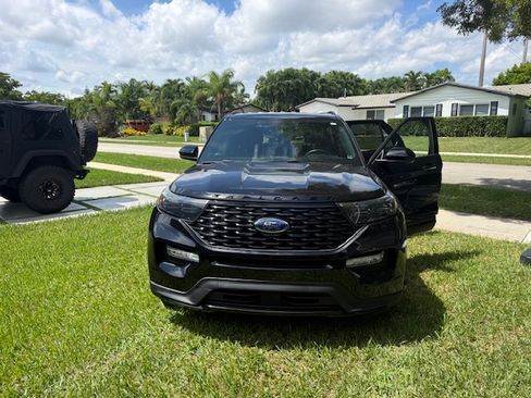 Used 2022 Ford Explorer ST-Line w/ Class IV Trailer Tow Package RWD image 2