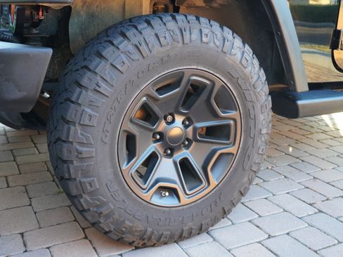 Used 2012 Jeep Wrangler Sport w/ Connectivity Group AWD/4WD image 11