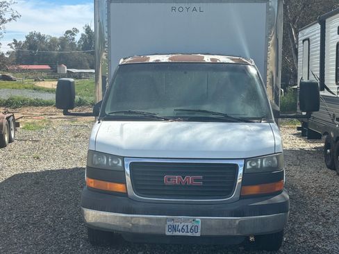 Used 2007 GMC Savana 3500 image 2