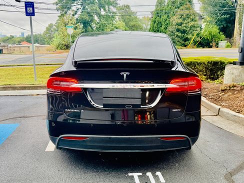 Used 2016 Tesla Model X 60D image 12