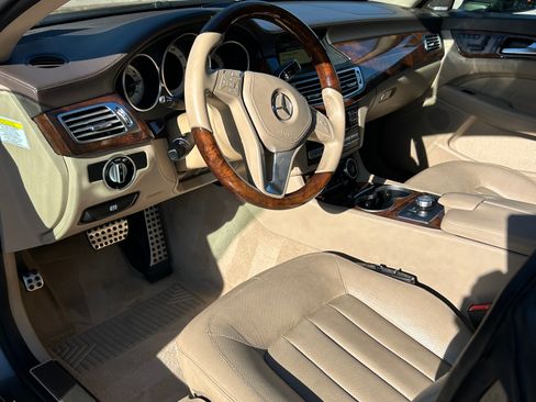 Used 2012 Mercedes-Benz CLS 550 4MATIC image 10