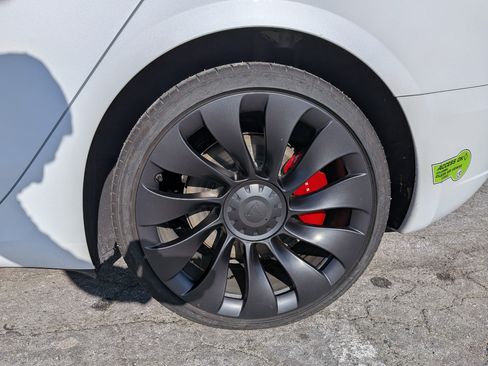 Used 2023 Tesla Model 3 Performance image 26
