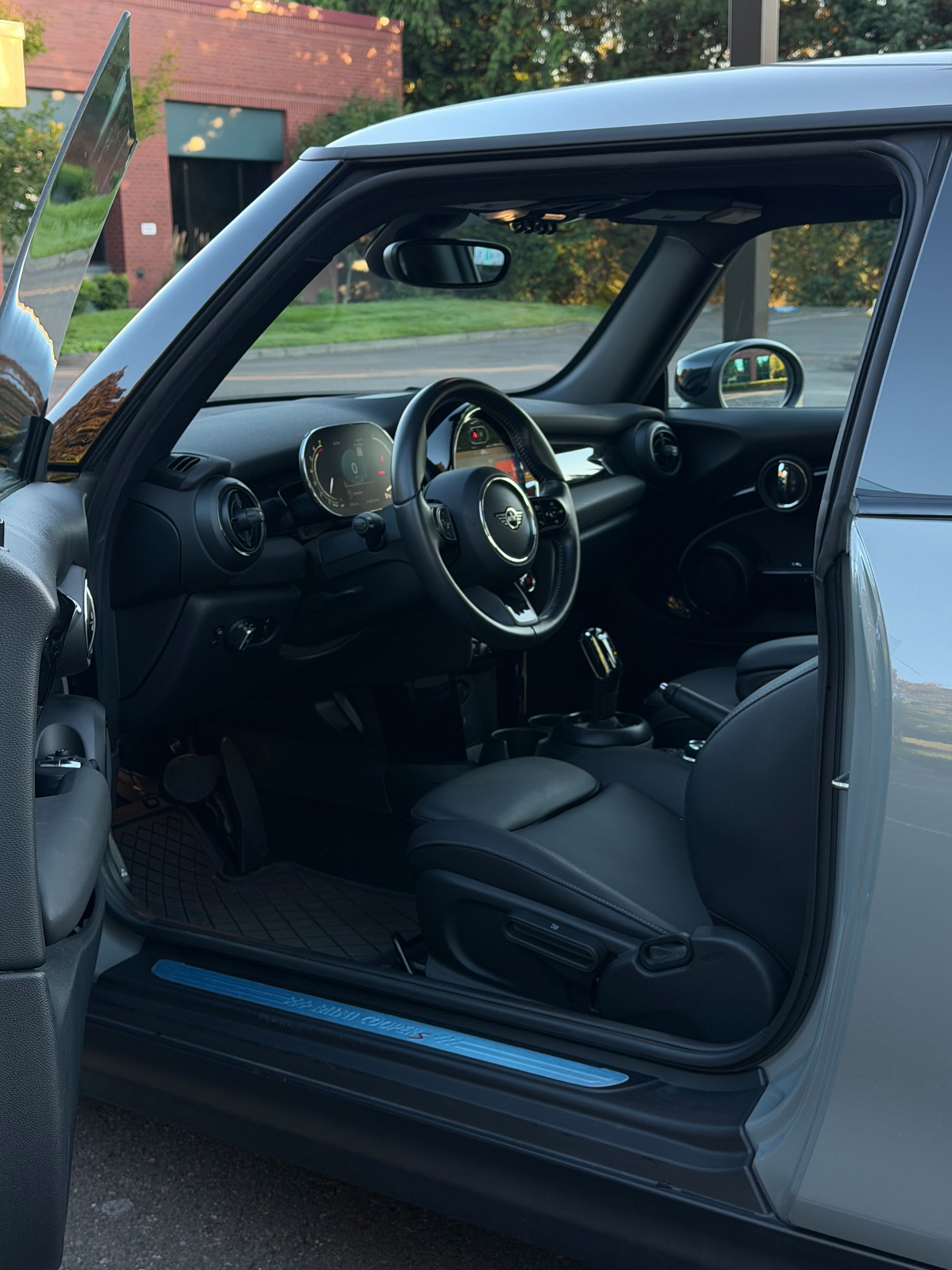 Used 2023 MINI Cooper S FWD image 10